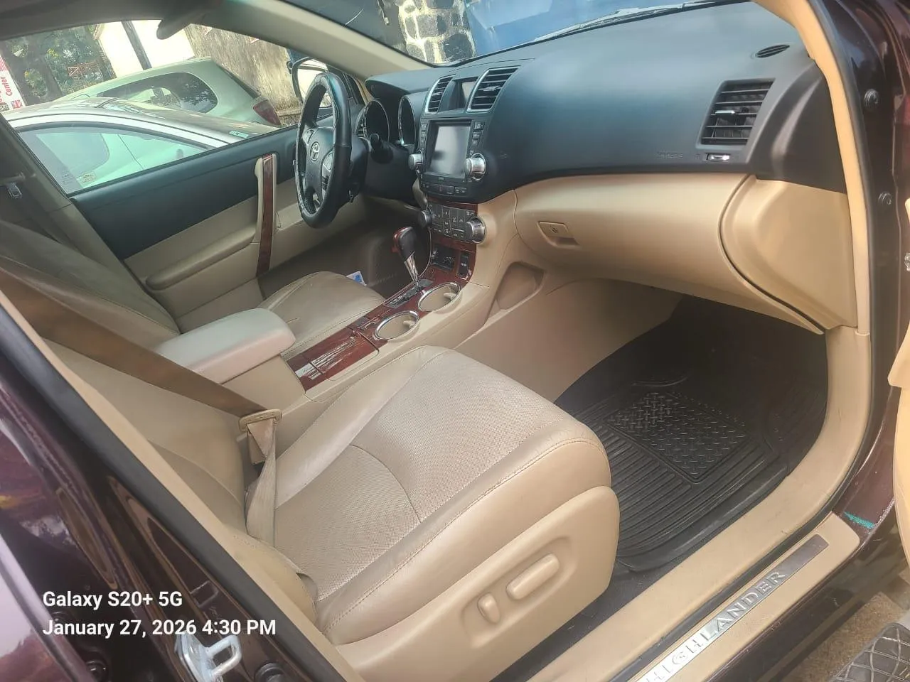 Photo de Galerie 1 - Petites Annonces | Car For Sale – Clean & Powerful  Toyota Highlander 2013 Model, GRA, Buea, Cameroun | Véhicules et moteurs  > Voitures et camions