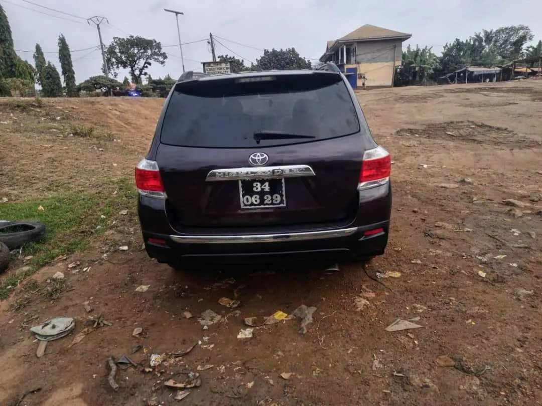 Photo de Galerie 3 - Petites Annonces | Car For Sale – Clean & Powerful  Toyota Highlander 2013 Model, GRA, Buea, Cameroun | Véhicules et moteurs  > Voitures et camions