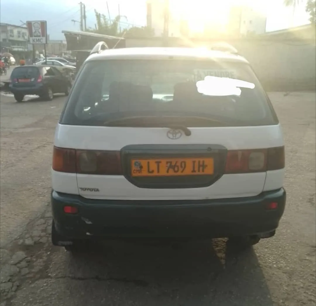 Photo de Galerie 3 - Petites Annonces | Toyota Rav4 Année 2004 A Vendre, Ndokoti, Douala, Cameroun | Véhicules et moteurs  > Voitures et camions