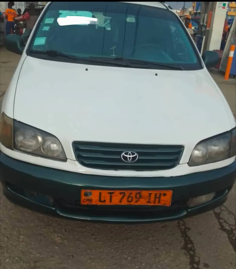 Photo de Galerie 4 - Petites Annonces | Toyota Rav4 Année 2004 A Vendre, Ndokoti, Douala, Cameroun | Véhicules et moteurs  > Voitures et camions