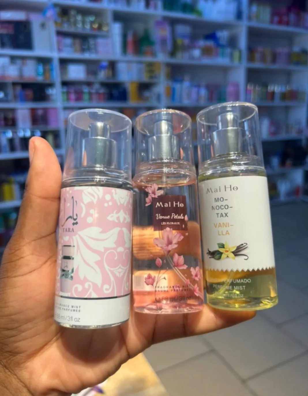 Photo de Galerie 1 - Petites Annonces | Perfume, Biyemassi, Yaoundé, Cameroun | Santé et beauté  > santé et beauté