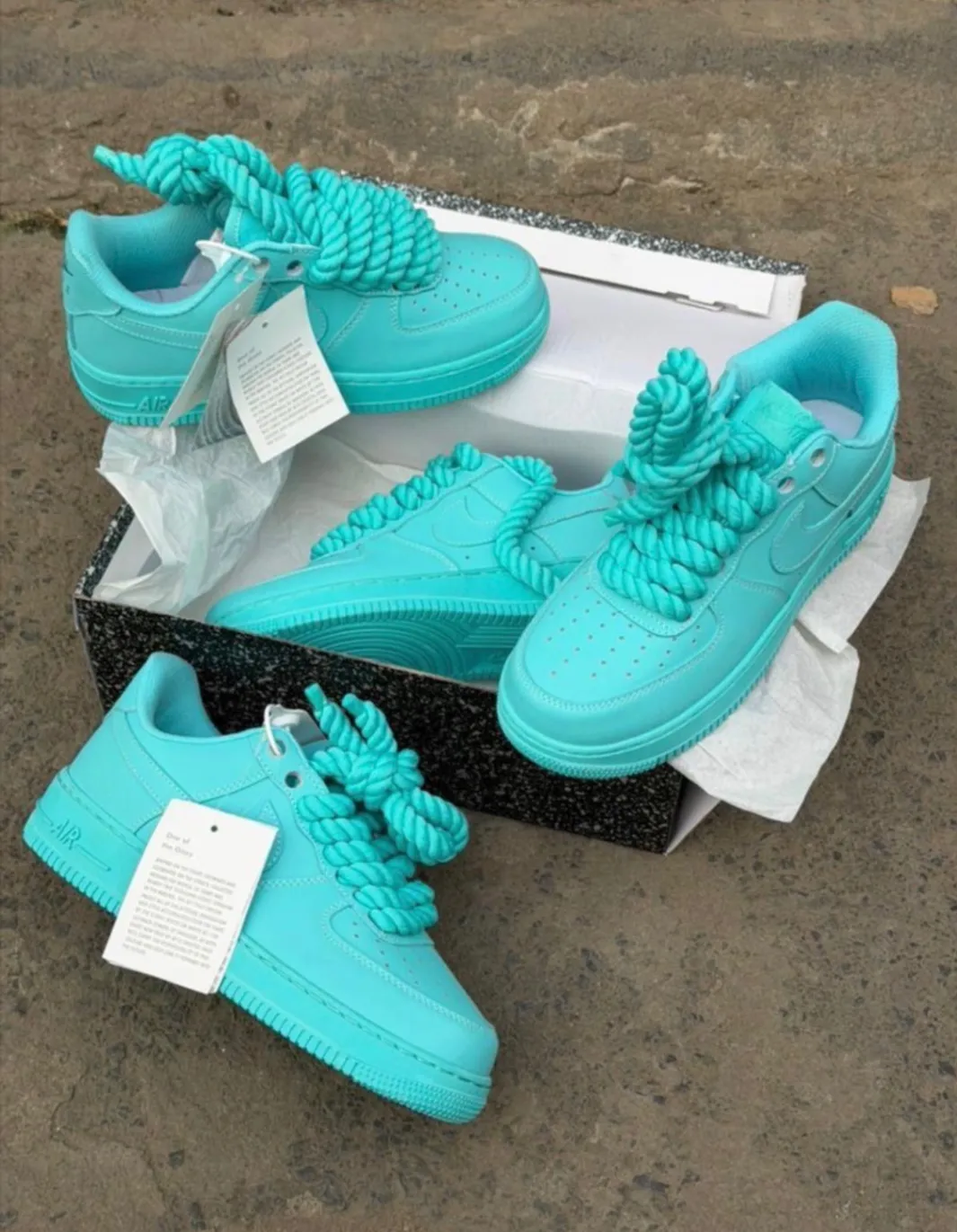 Photo de Galerie 4 - Petites Annonces | Male Shoes, Simbock, Yaoundé, Cameroun | Vêtements, chaussures et autres  > Chaussures pour hommes