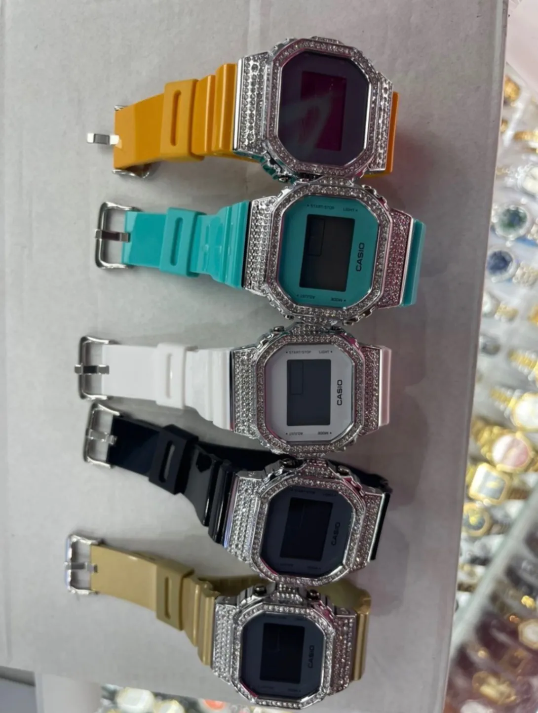 Photo de Galerie 1 - Petites Annonces | Fancy Watch, Bastos, Yaoundé, Cameroun | Vêtements, chaussures et autres  > Bijoux et accessoires
