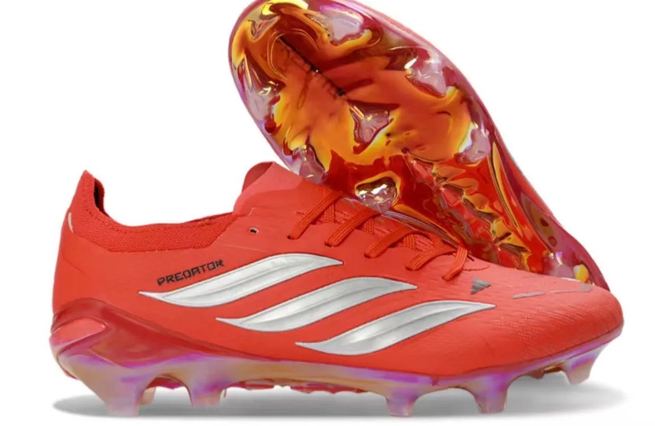 Photo de Galerie 5 - Petites Annonces | Football Boots, Simbock, Yaoundé, Cameroun | Sports et activités  > Football