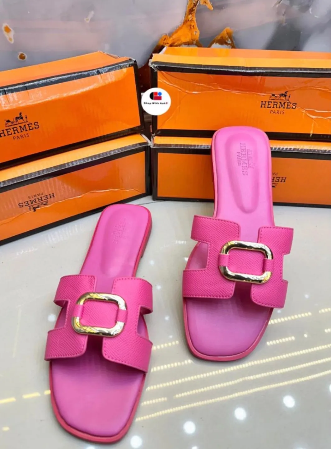 Photo de Galerie 2 - Petites Annonces | Female Slippers, Simbock, Yaoundé, Cameroun | Vêtements, chaussures et autres  > Chaussures pour femmes