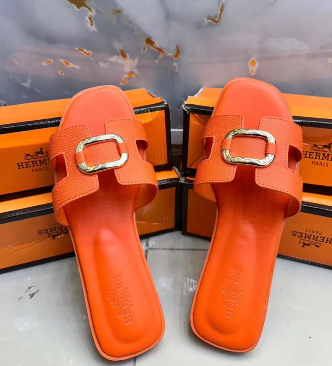 Photo de Galerie 3 - Petites Annonces | Female Slippers, Simbock, Yaoundé, Cameroun | Vêtements, chaussures et autres  > Chaussures pour femmes