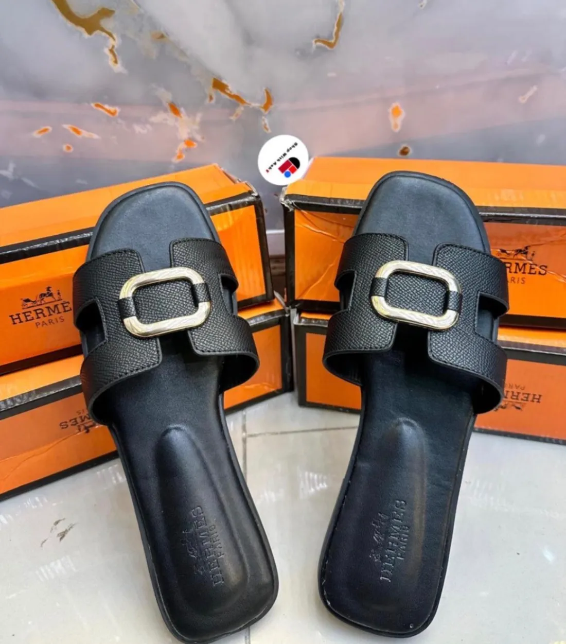 Photo de Galerie 4 - Petites Annonces | Female Slippers, Simbock, Yaoundé, Cameroun | Vêtements, chaussures et autres  > Chaussures pour femmes