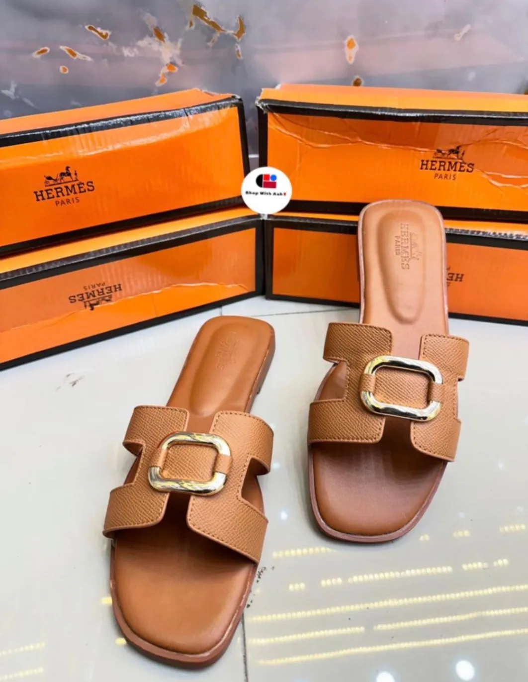 Photo de Galerie 5 - Petites Annonces | Female Slippers, Simbock, Yaoundé, Cameroun | Vêtements, chaussures et autres  > Chaussures pour femmes