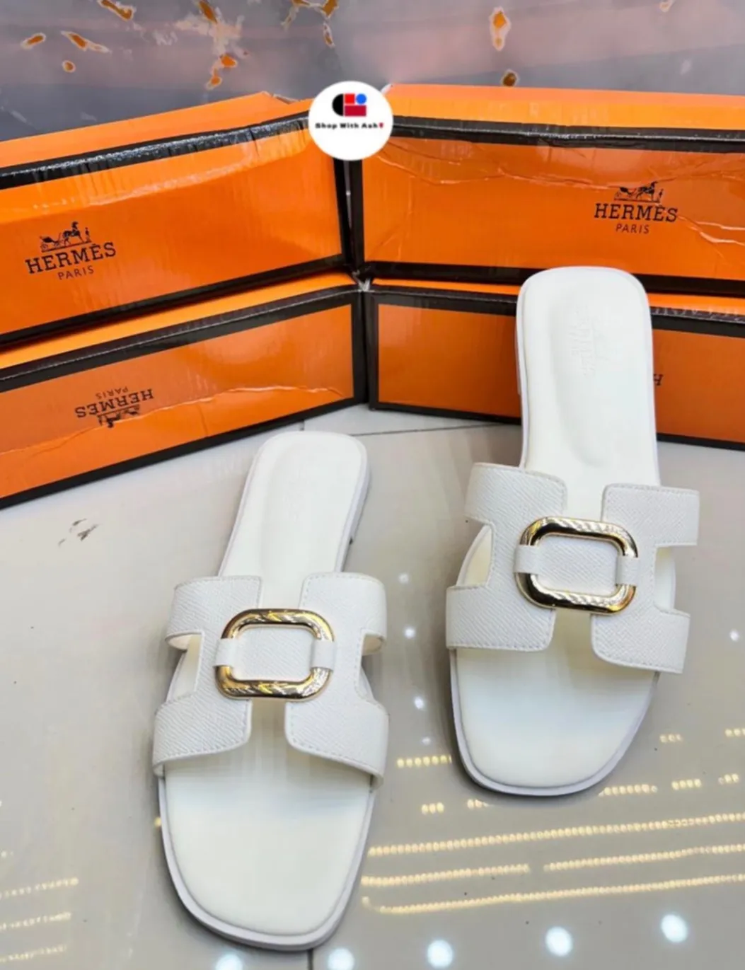 Photo de Galerie 8 - Petites Annonces | Female Slippers, Simbock, Yaoundé, Cameroun | Vêtements, chaussures et autres  > Chaussures pour femmes