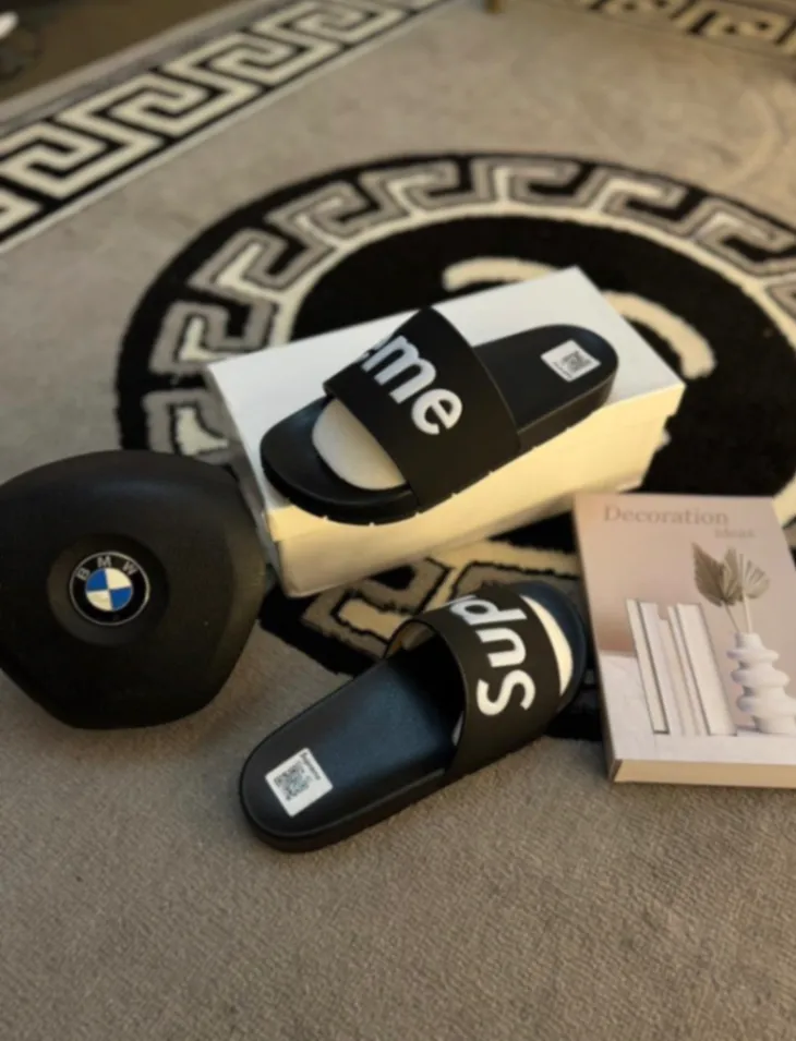 Photo Principale - Petites Annonces | Male Slippers, Biyemassi, Yaoundé, Cameroun | Vêtements, chaussures et autres  > Chaussures pour hommes