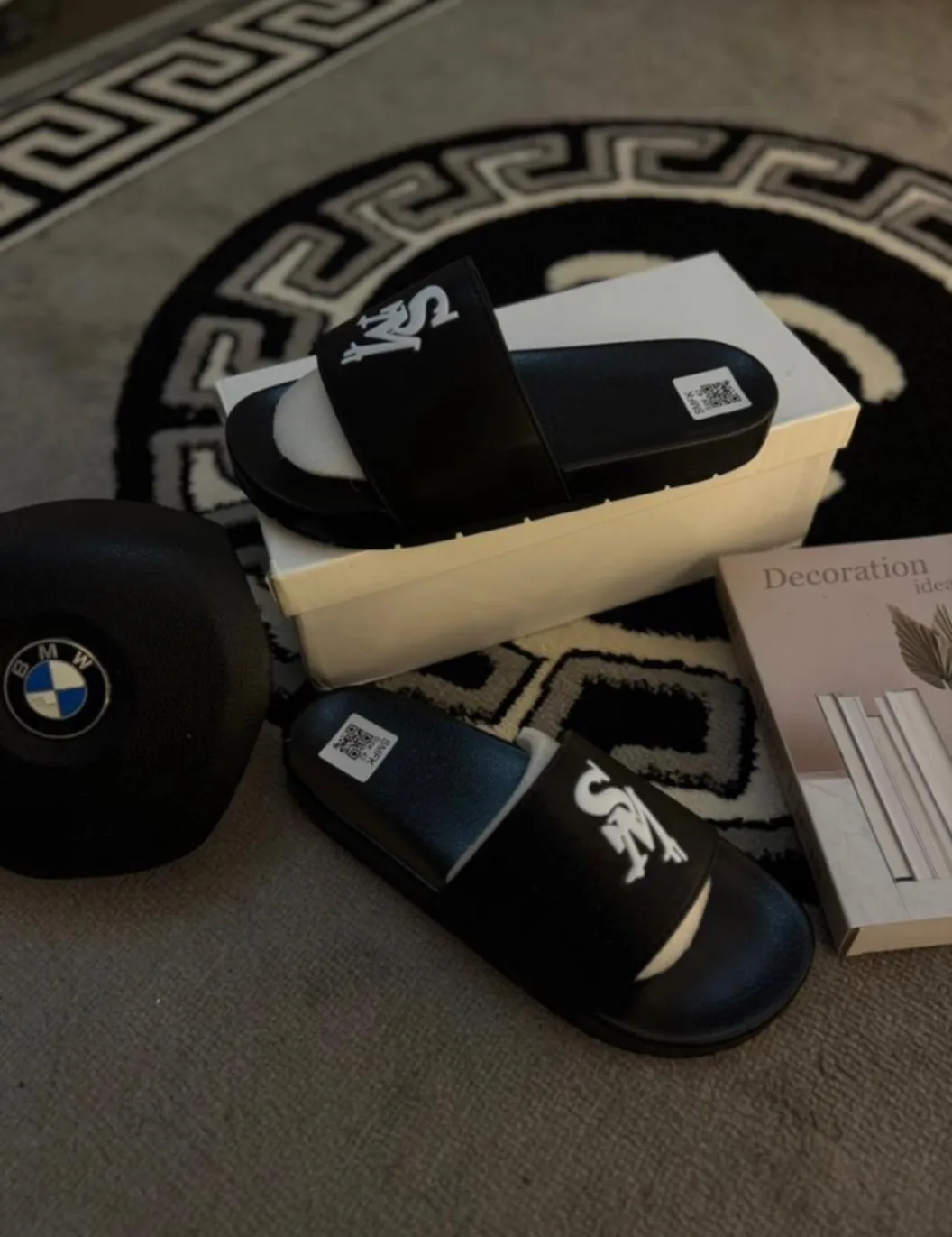 Photo de Galerie 3 - Petites Annonces | Male Slippers, Biyemassi, Yaoundé, Cameroun | Vêtements, chaussures et autres  > Chaussures pour hommes