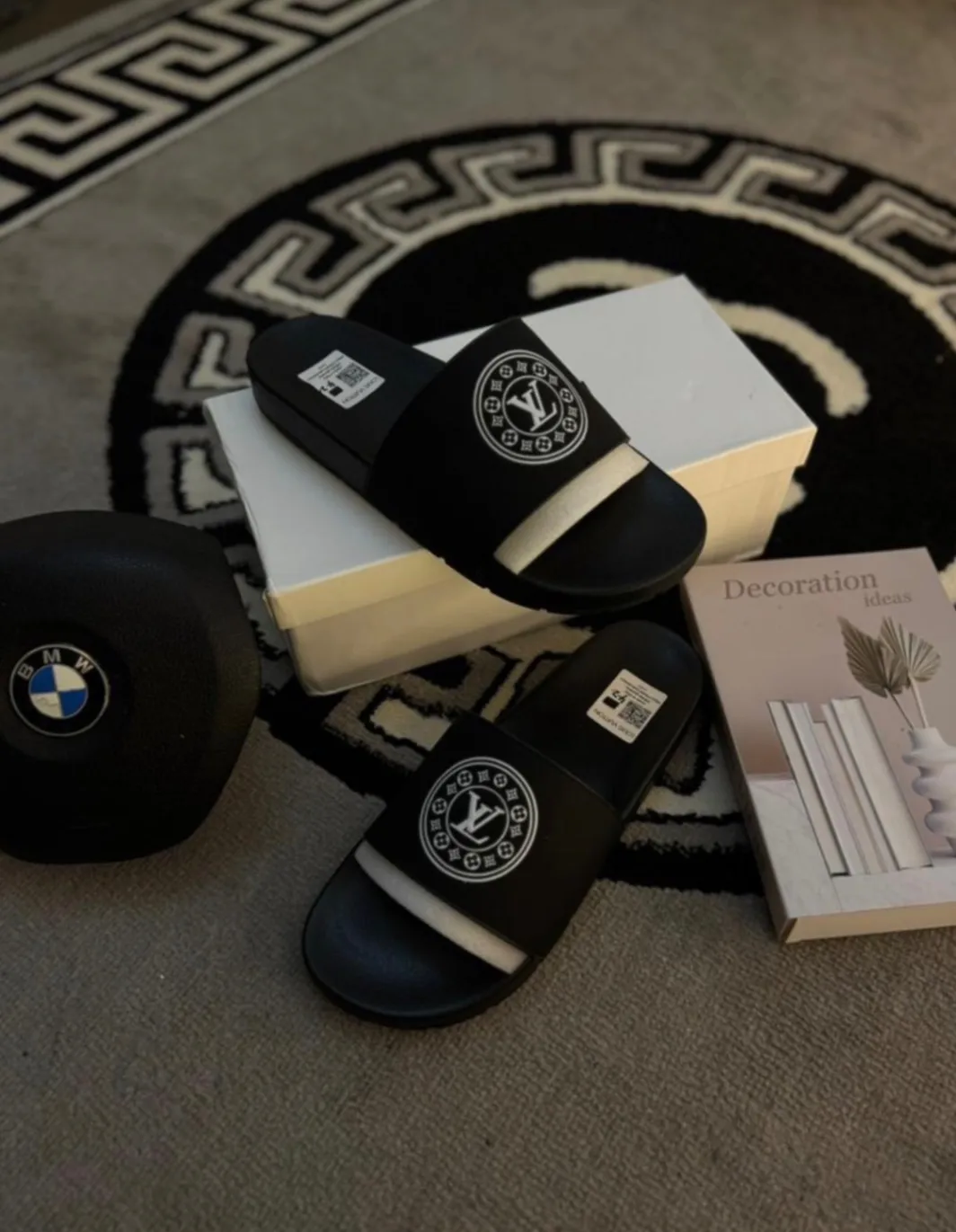 Photo de Galerie 4 - Petites Annonces | Male Slippers, Biyemassi, Yaoundé, Cameroun | Vêtements, chaussures et autres  > Chaussures pour hommes