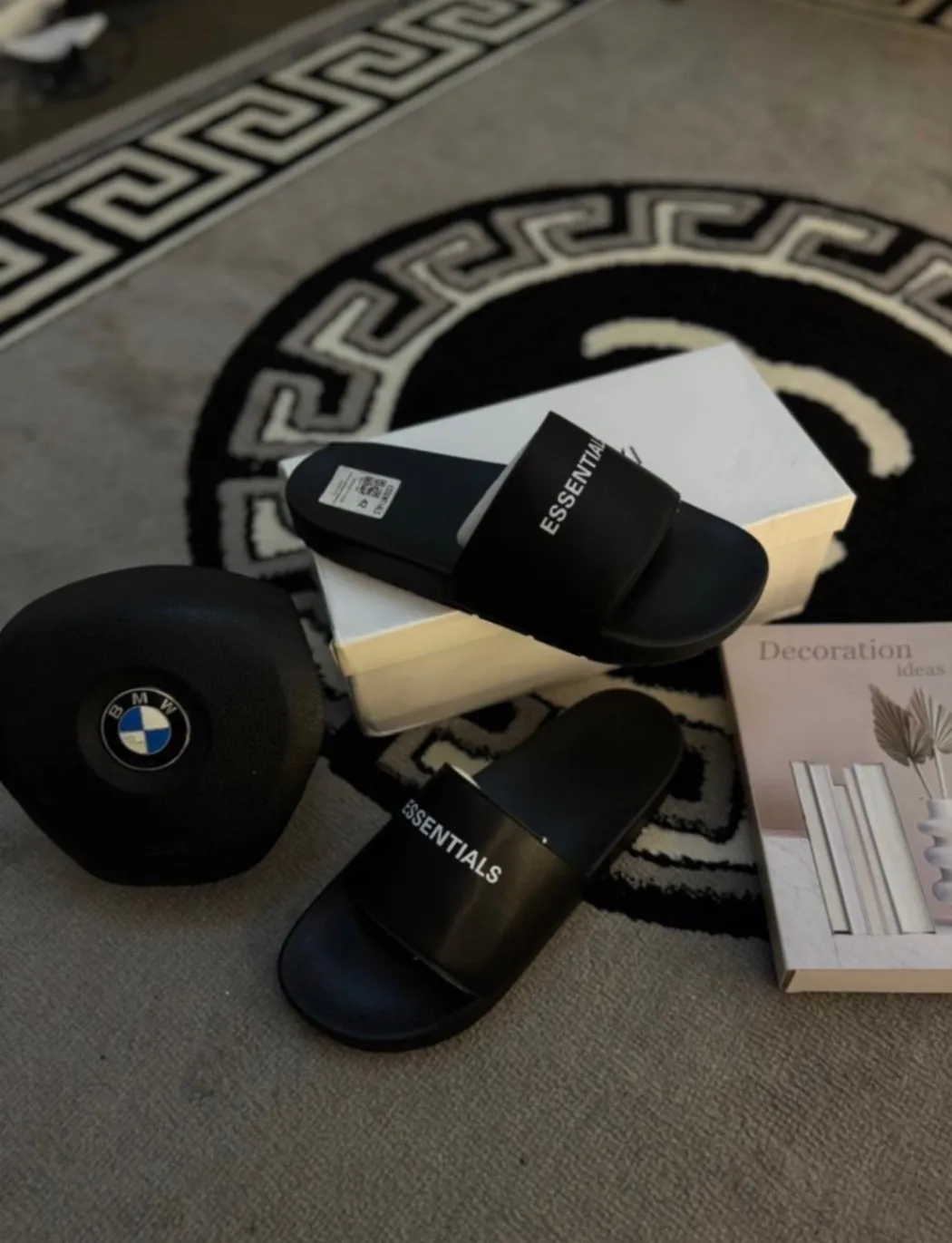 Photo de Galerie 6 - Petites Annonces | Male Slippers, Biyemassi, Yaoundé, Cameroun | Vêtements, chaussures et autres  > Chaussures pour hommes