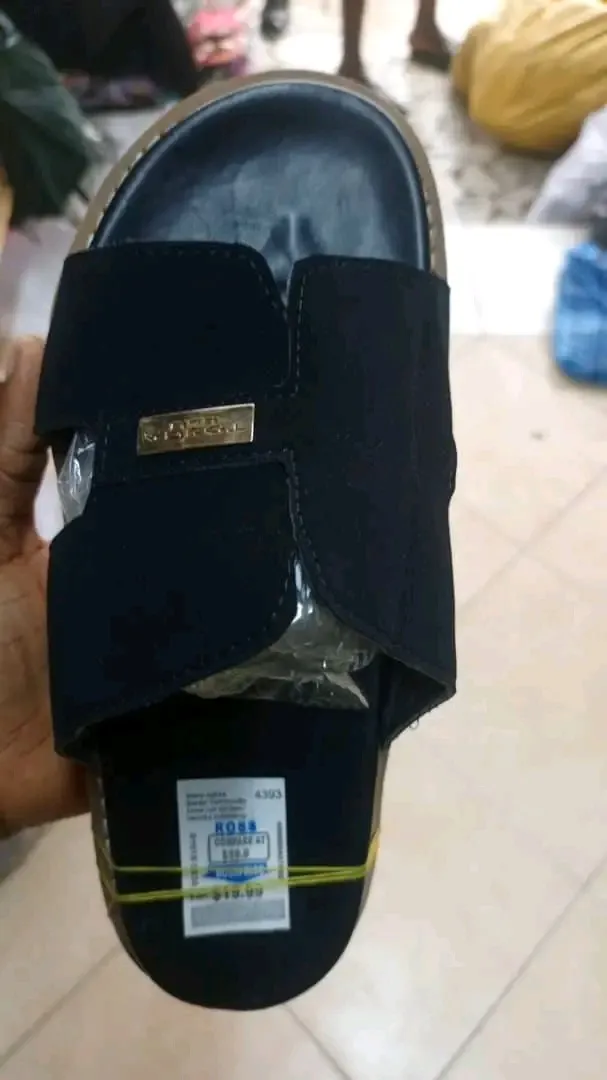 Photo de Galerie 2 - Petites Annonces | Sandales Pour Hommes, Akwa, Douala, Cameroun | Vêtements, chaussures et autres  > Chaussures pour hommes