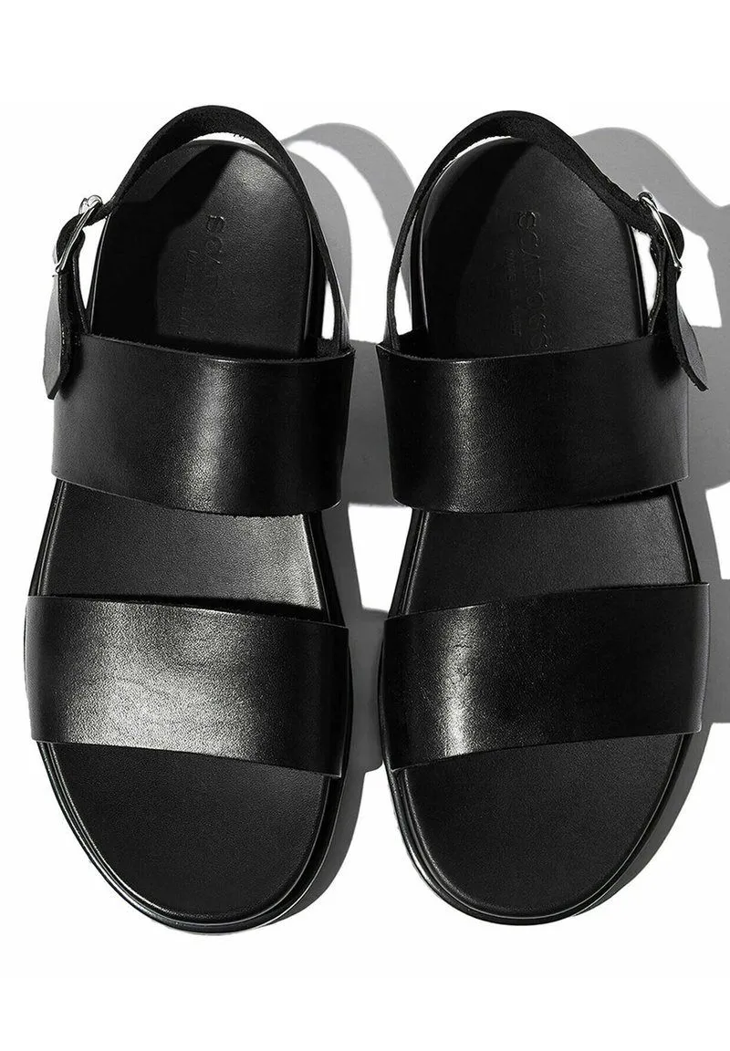 Photo de Galerie 5 - Petites Annonces | Sandales Pour Hommes, Akwa, Douala, Cameroun | Vêtements, chaussures et autres  > Chaussures pour hommes