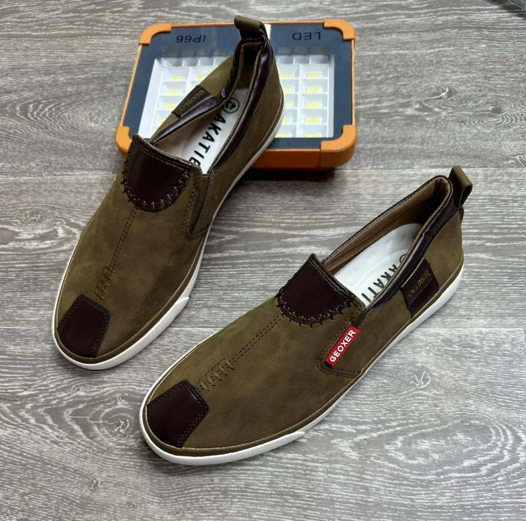Photo de Galerie 3 - Petites Annonces | Men’s Slip-On Shoes For Sale ✨👟, Bonduma, Buea, Cameroun | Vêtements, chaussures et autres  > Chaussures pour hommes