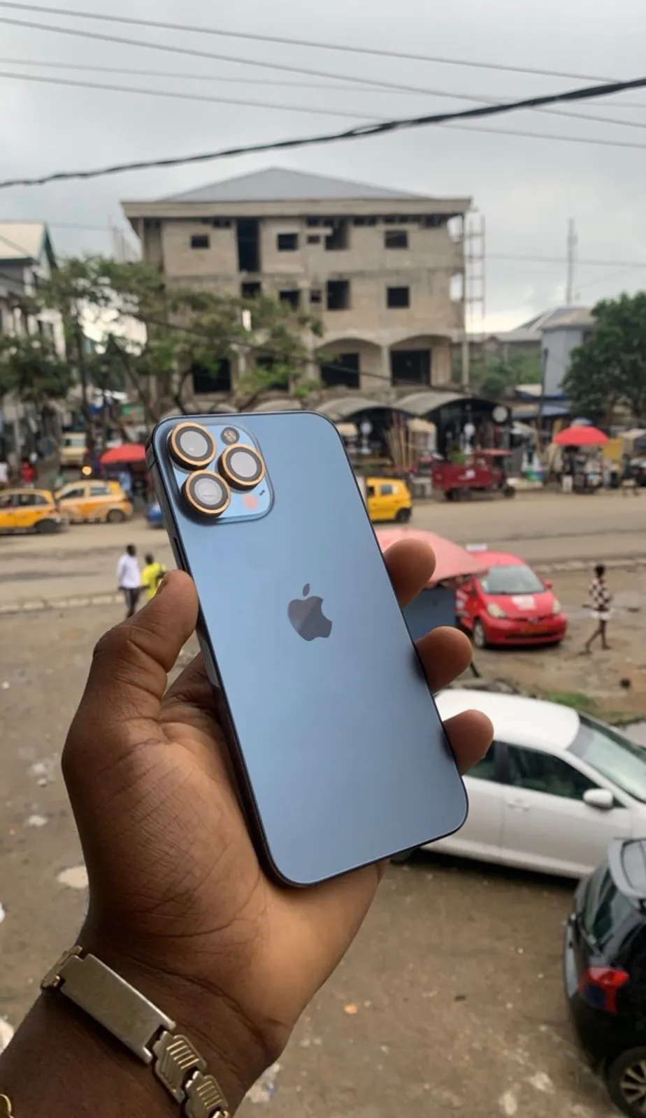 Photo de Galerie 2 - Petites Annonces | Iphone 16+, Bastos, Yaoundé, Cameroun | Électronique et médias  > Cellulaires et accessoires