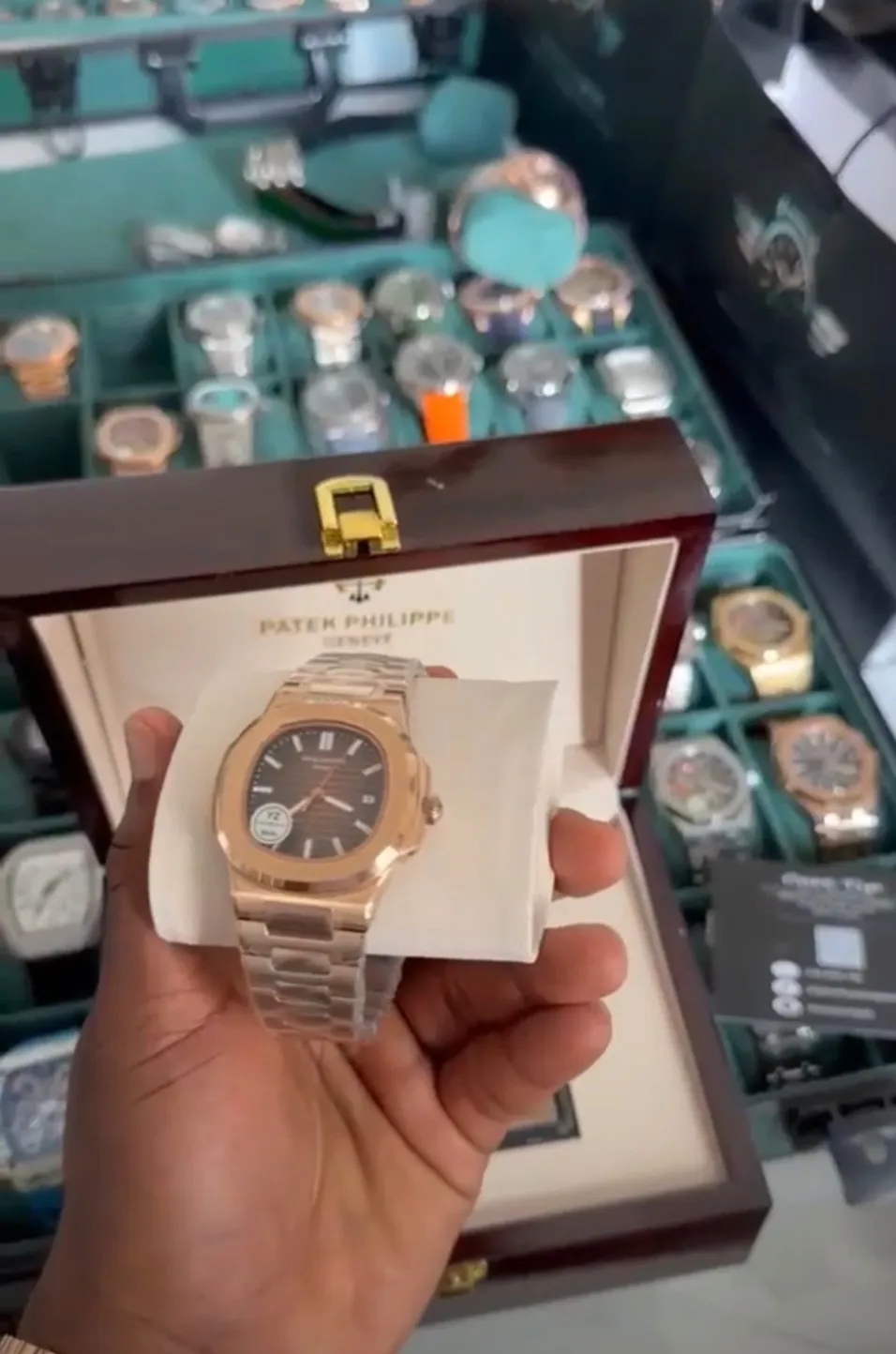 Gallery Photo 1 - Marketplace | Watch, Bastos, Yaoundé, Cameroon | Clothing, Shoes, & Others  > Jewelry & Accessories