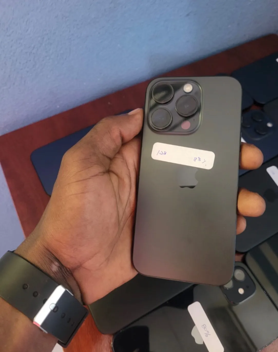 Photo de Galerie 1 - Petites Annonces | Iphone 15, Simbock, Yaoundé, Cameroun | Électronique et médias  > Cellulaires et accessoires