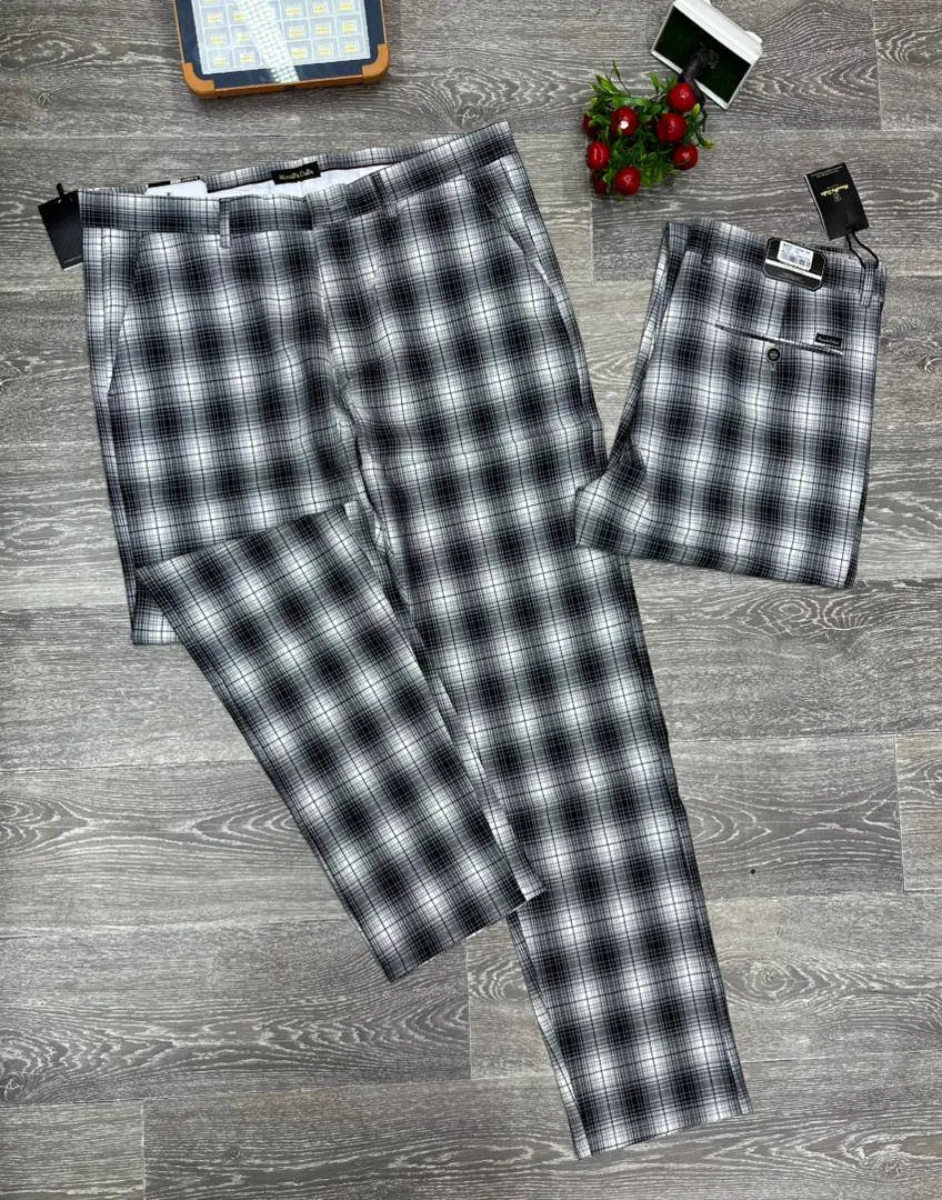Photo de Galerie 4 - Petites Annonces | Classic Checked Trouser – Smart & Stylish 🔥, Bonduma, Buea, Cameroun | Vêtements, chaussures et autres 