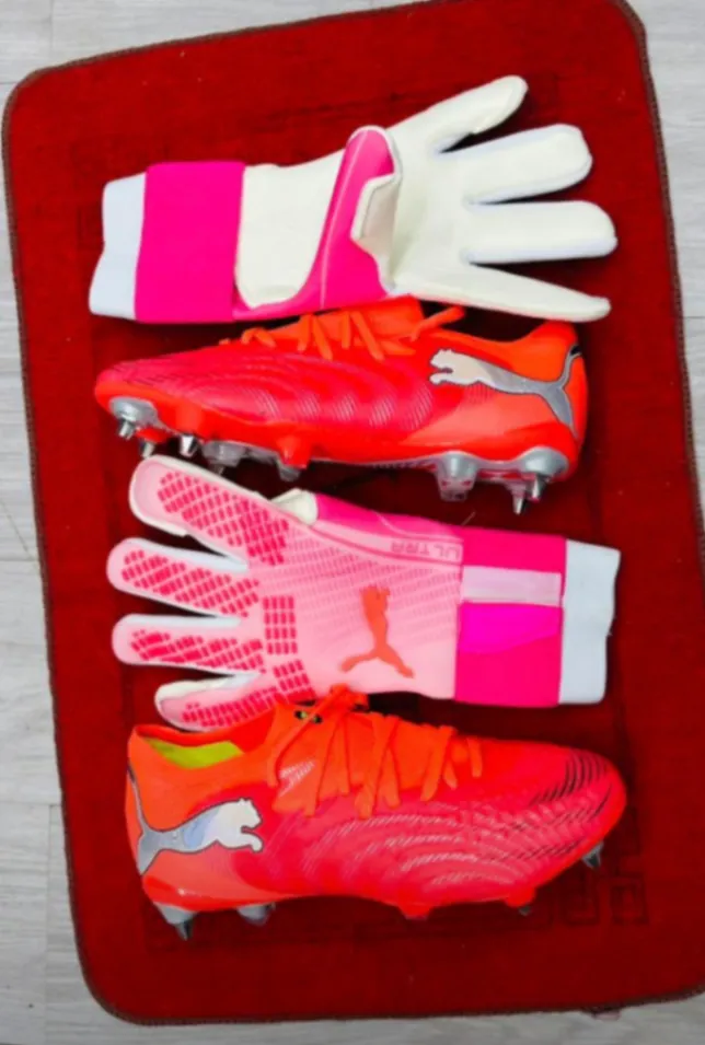 Photo Principale - Petites Annonces | Football Equipment, Simbock, Yaoundé, Cameroun | Vêtements, chaussures et autres  > Vêtements pour hommes