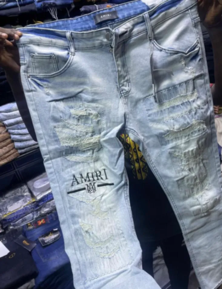 Photo Principale - Petites Annonces | Jeans, Biyemassi, Yaoundé, Cameroun | Vêtements, chaussures et autres  > Vêtements pour hommes