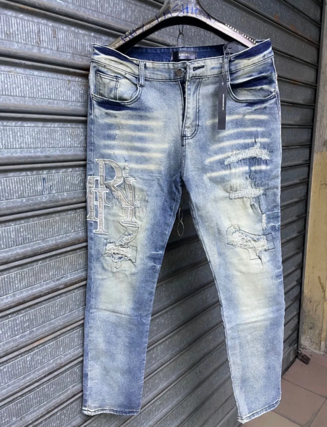 Photo de Galerie 2 - Petites Annonces | Jeans, Biyemassi, Yaoundé, Cameroun | Vêtements, chaussures et autres  > Vêtements pour hommes