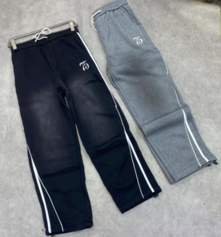 Photo Principale - Petites Annonces | Trousers, Biyemassi, Yaoundé, Cameroun | Vêtements, chaussures et autres  > Vêtements pour hommes