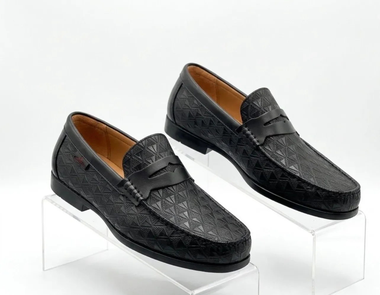 Photo de Galerie 2 - Petites Annonces | Classic Shoes, Bastos, Yaoundé, Cameroun | Vêtements, chaussures et autres  > Chaussures pour hommes