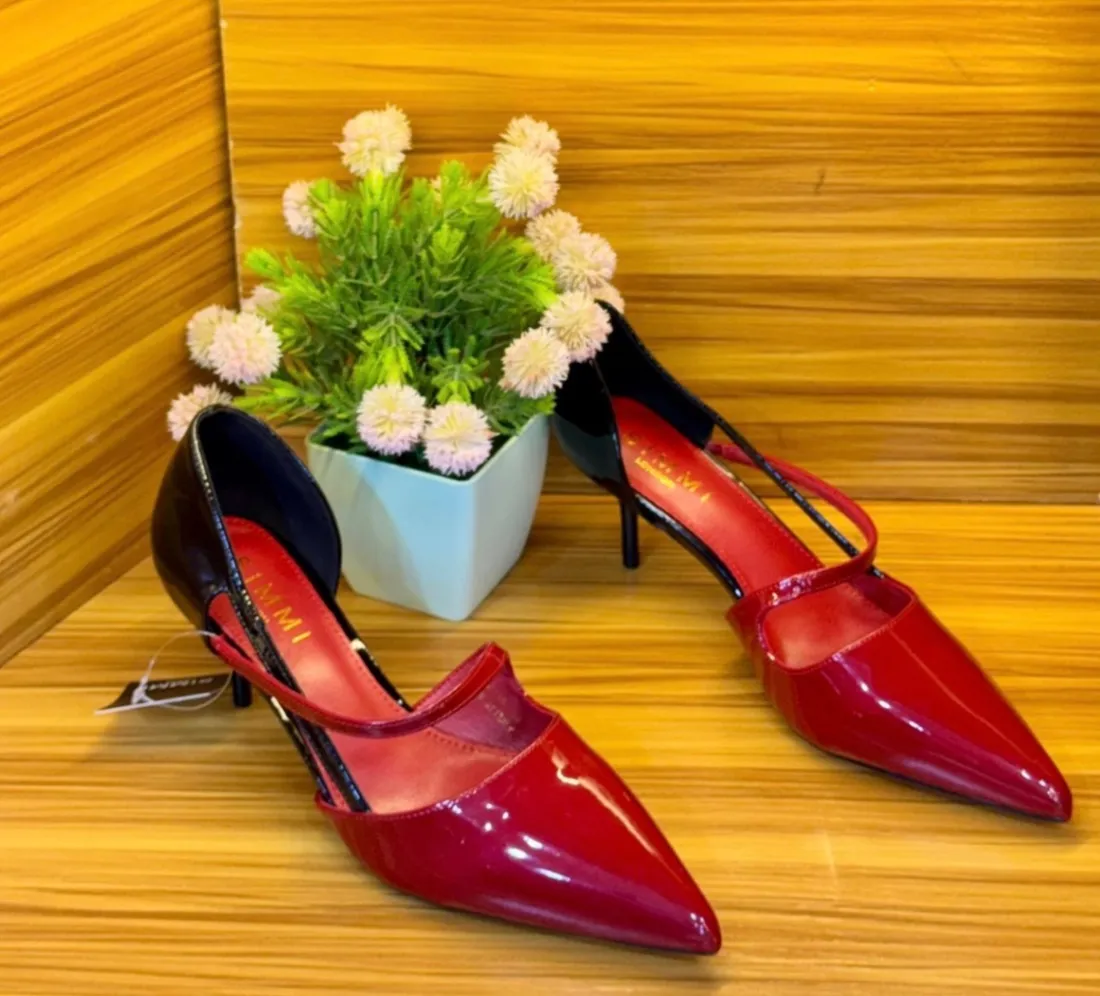 Photo de Galerie 2 - Petites Annonces | Female Luxury, Damas, Yaoundé, Cameroun | Vêtements, chaussures et autres  > Chaussures pour femmes