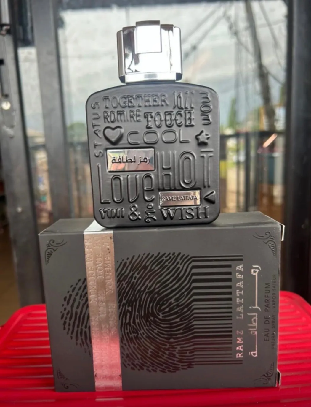 Photo de Galerie 1 - Petites Annonces | Perfumes, Simbock, Yaoundé, Cameroun | Santé et beauté  > Maquillage et cosmétiques