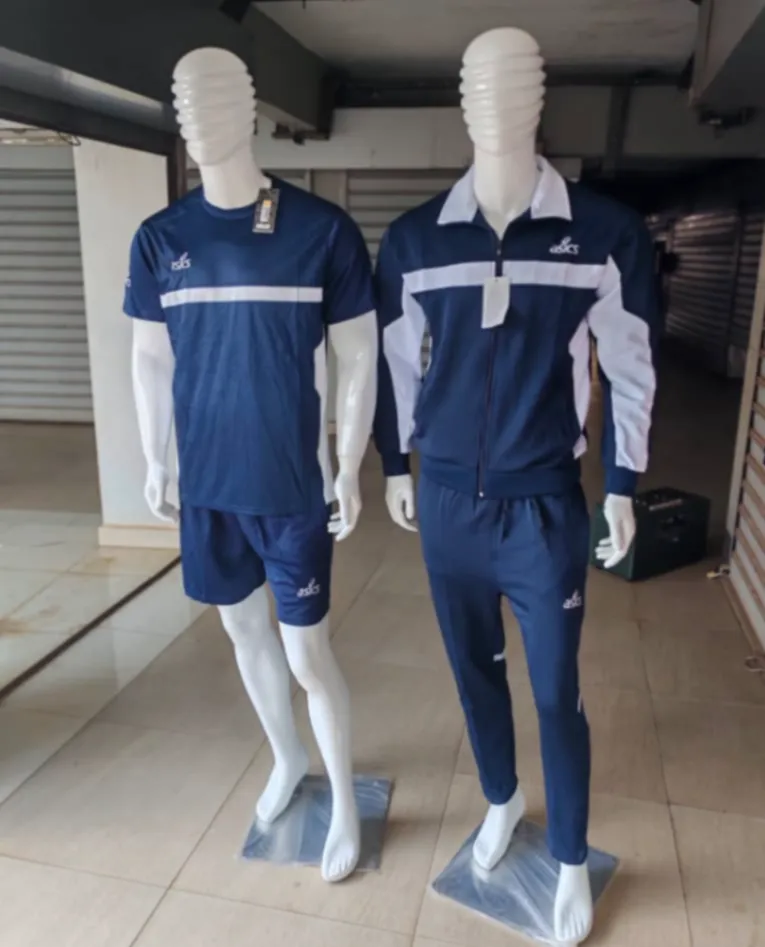 Photo Principale - Petites Annonces | Track Suite And Sport Wear, Simbock, Yaoundé, Cameroun | Vêtements, chaussures et autres  > Vêtements pour hommes