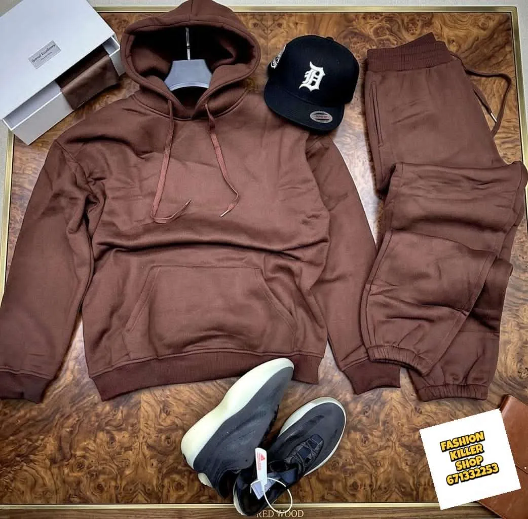 Photo de Galerie 1 - Petites Annonces | Ensemble Hommes Avec Chaussures De Taille Disponible, Nkololoun, Douala, Cameroun | Vêtements, chaussures et autres  > Vêtements pour hommes