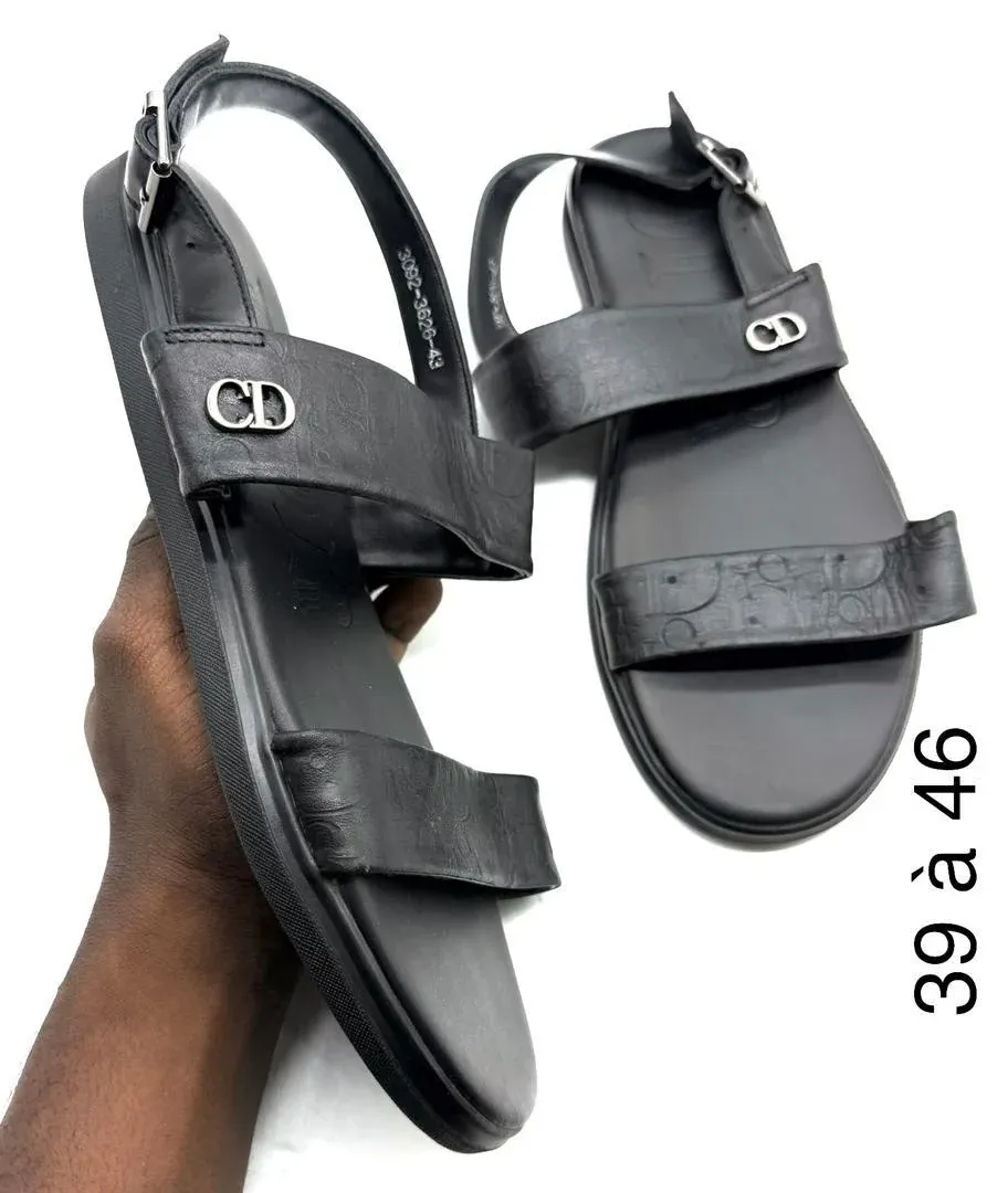 Photo Principale - Petites Annonces | Sandales Pour Hommes, Akwa, Douala, Cameroun | Vêtements, chaussures et autres  > Chaussures pour hommes