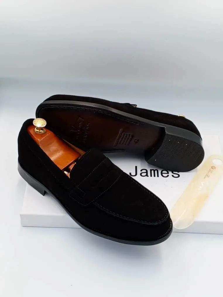 Photo de Galerie 6 - Petites Annonces | Step Into Style With These Unique Leather Loafers! 👞🔥, Bonduma, Buea, Cameroun | Vêtements, chaussures et autres  > Chaussures pour hommes