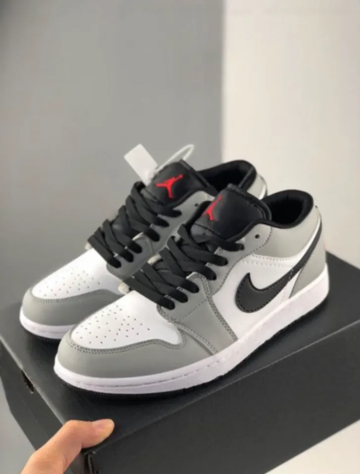 Photo Principale - Petites Annonces | Men’s Shoes, Biyemassi, Yaoundé, Cameroun | Vêtements, chaussures et autres  > Chaussures pour hommes