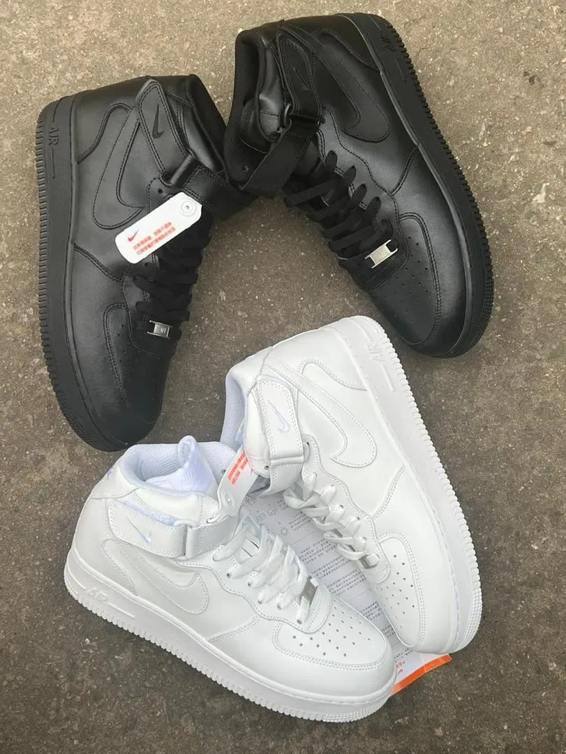 Photo Principale - Petites Annonces | Chaussures Nike Hommes, Nkololoun, Douala, Cameroun | Vêtements, chaussures et autres  > Chaussures pour hommes