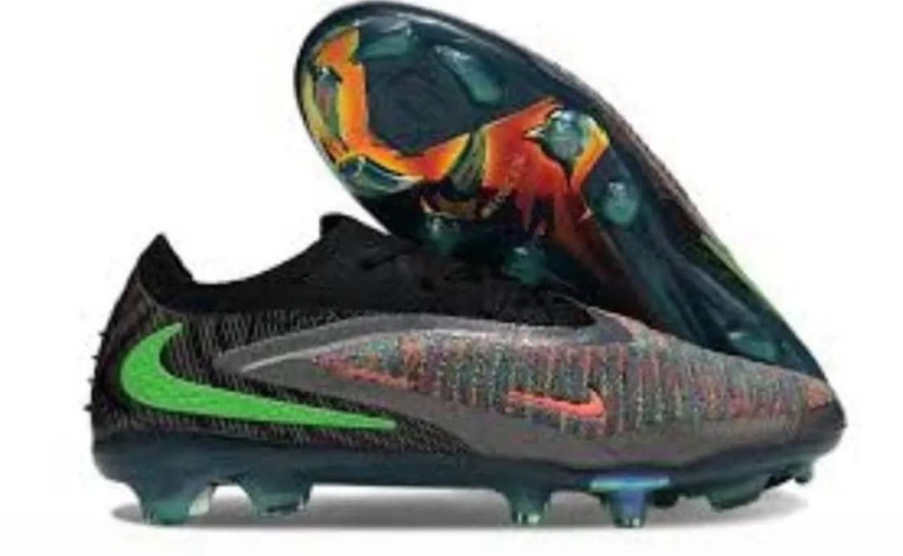 Gallery Photo 2 - Marketplace | Football Boots, Biyemassi, Yaoundé, Cameroon | Clothing, Shoes, & Others  > Men's shoes