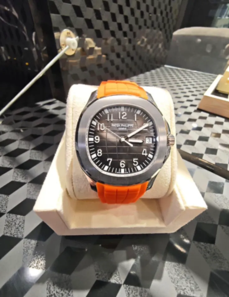 Photo Principale - Petites Annonces | Patek Phillip Watch, Simbock, Yaoundé, Cameroun | Vêtements, chaussures et autres  > Bijoux et accessoires