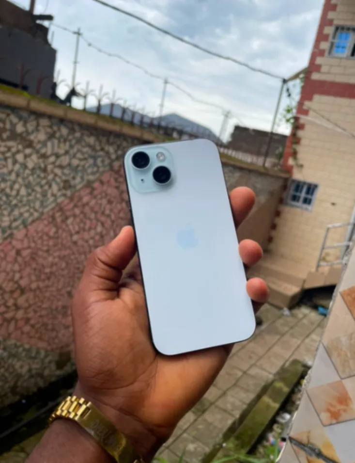 Photo Principale - Petites Annonces | Iphone 15, Biyemassi, Yaoundé, Cameroun | Électronique et médias  > Cellulaires et accessoires