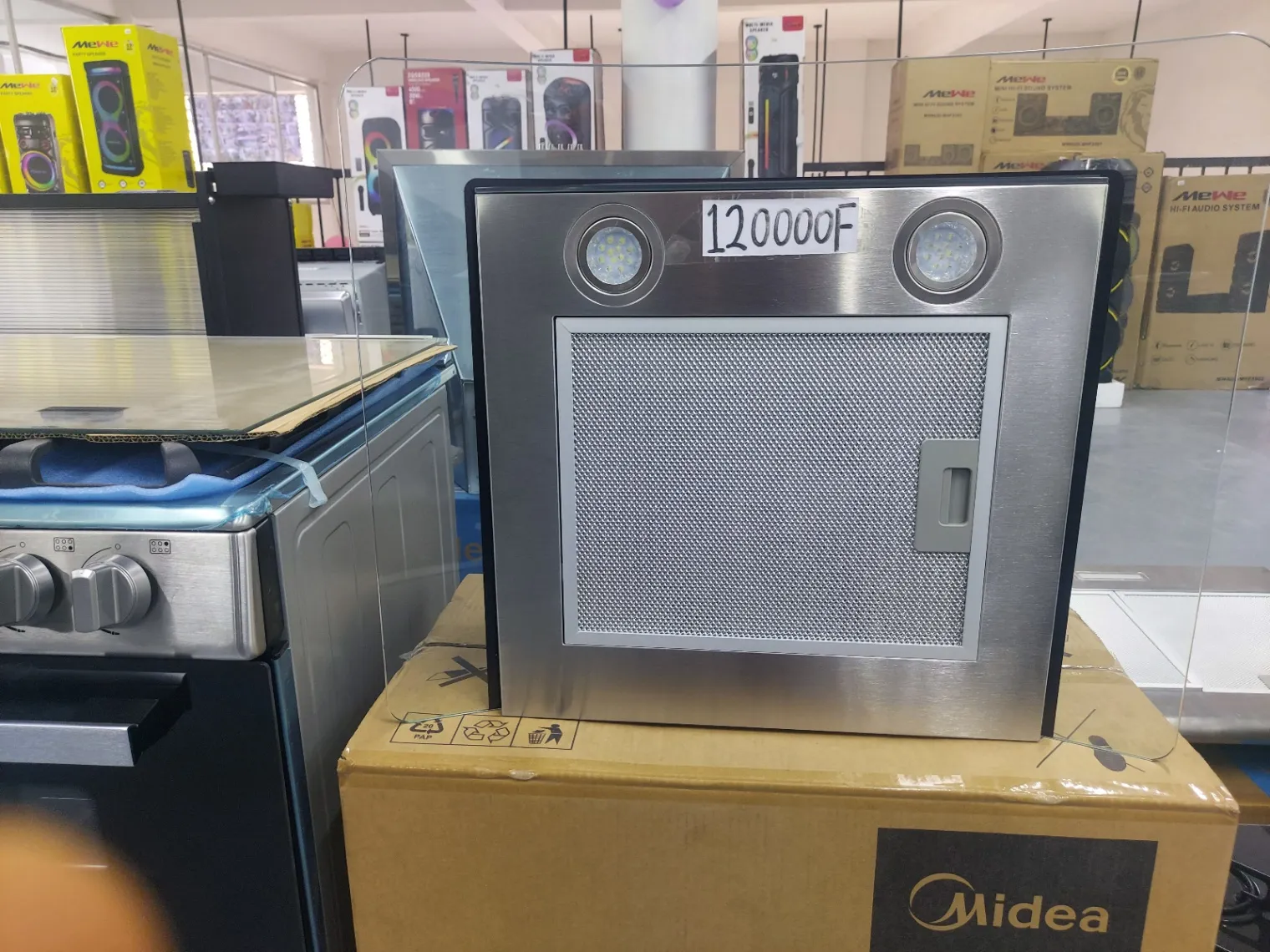 Photo de Galerie 1 - Petites Annonces | Hotte Aspirante Cooker Wood For Sale, Santa Babara, Buea, Cameroun | Maison, aliments et jardin  > Meubles