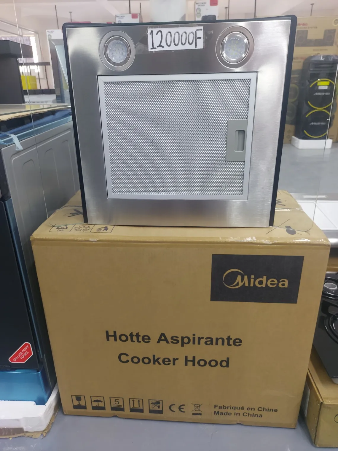 Photo de Galerie 2 - Petites Annonces | Hotte Aspirante Cooker Wood For Sale, Santa Babara, Buea, Cameroun | Maison, aliments et jardin  > Meubles