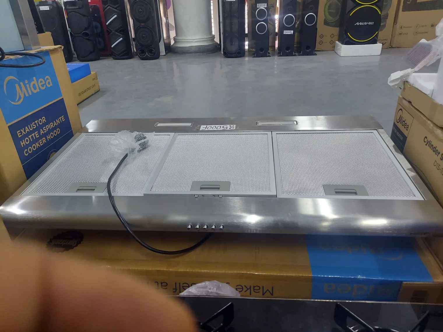 Photo de Galerie 4 - Petites Annonces | Hotte Aspirante Cooker Wood For Sale, Santa Babara, Buea, Cameroun | Maison, aliments et jardin  > Meubles