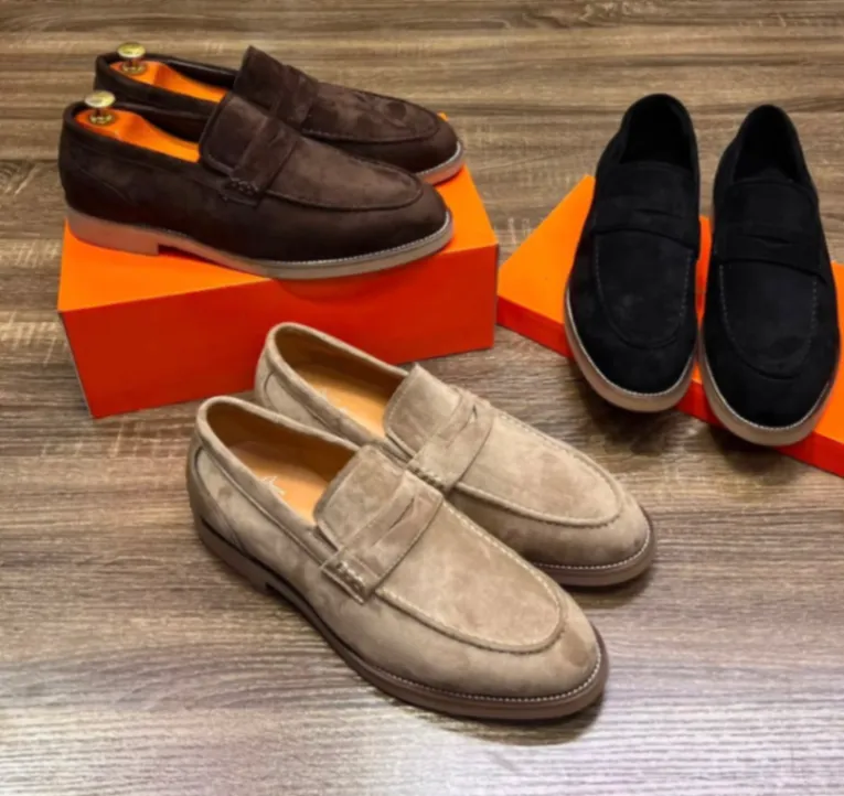 Photo Principale - Petites Annonces | Responsable, Biyemassi, Yaoundé, Cameroun | Vêtements, chaussures et autres  > Chaussures pour hommes
