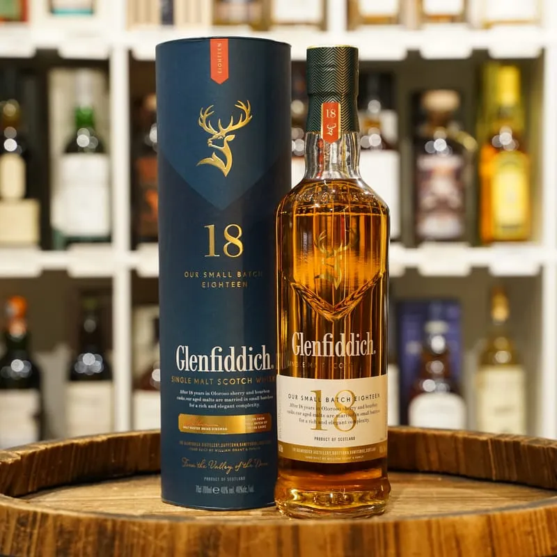 Photo Principale - Petites Annonces | 🥃Time Perfected Glenfiddich 18 Years – For Sale🥃, Molyko, Buea, Cameroun | Général et autres  > Tous les autres articles