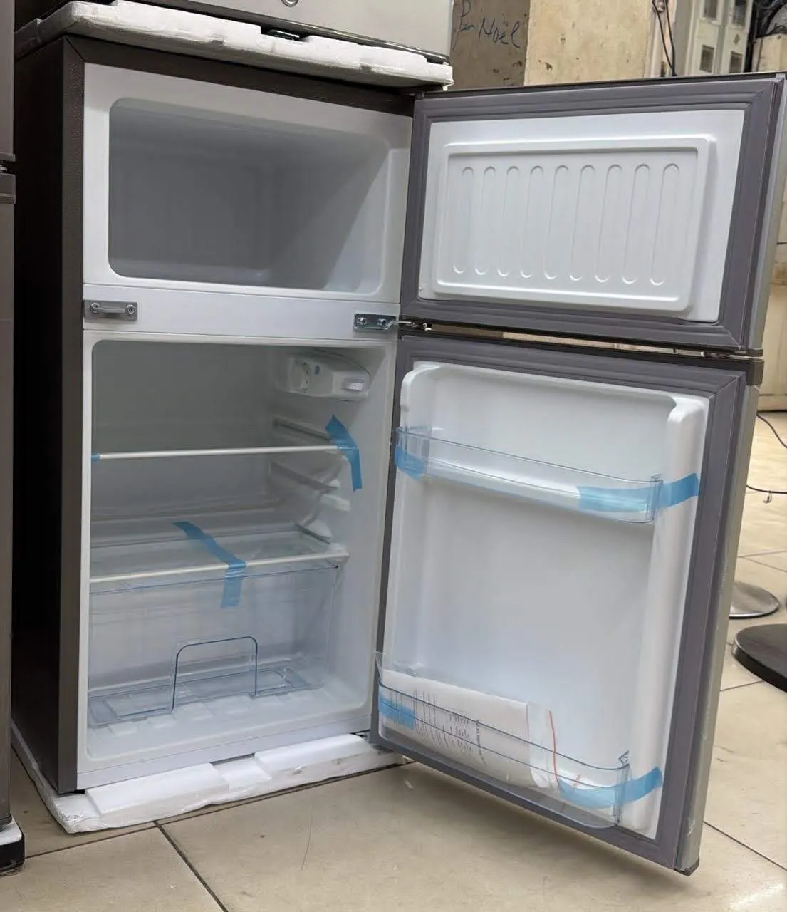 Photo de Galerie 2 - Petites Annonces | Réfrigérateur, Akwa, Douala, Cameroun | Maison, aliments et jardin  > Cuisine et salle à manger