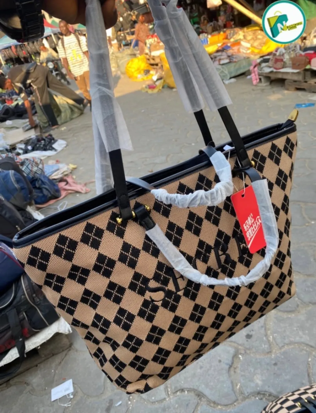 Gallery Photo 1 - Marketplace | Female Luxury, Biyemassi, Yaoundé, Cameroon | Clothing, Shoes, & Others  > Jewelry & Accessories