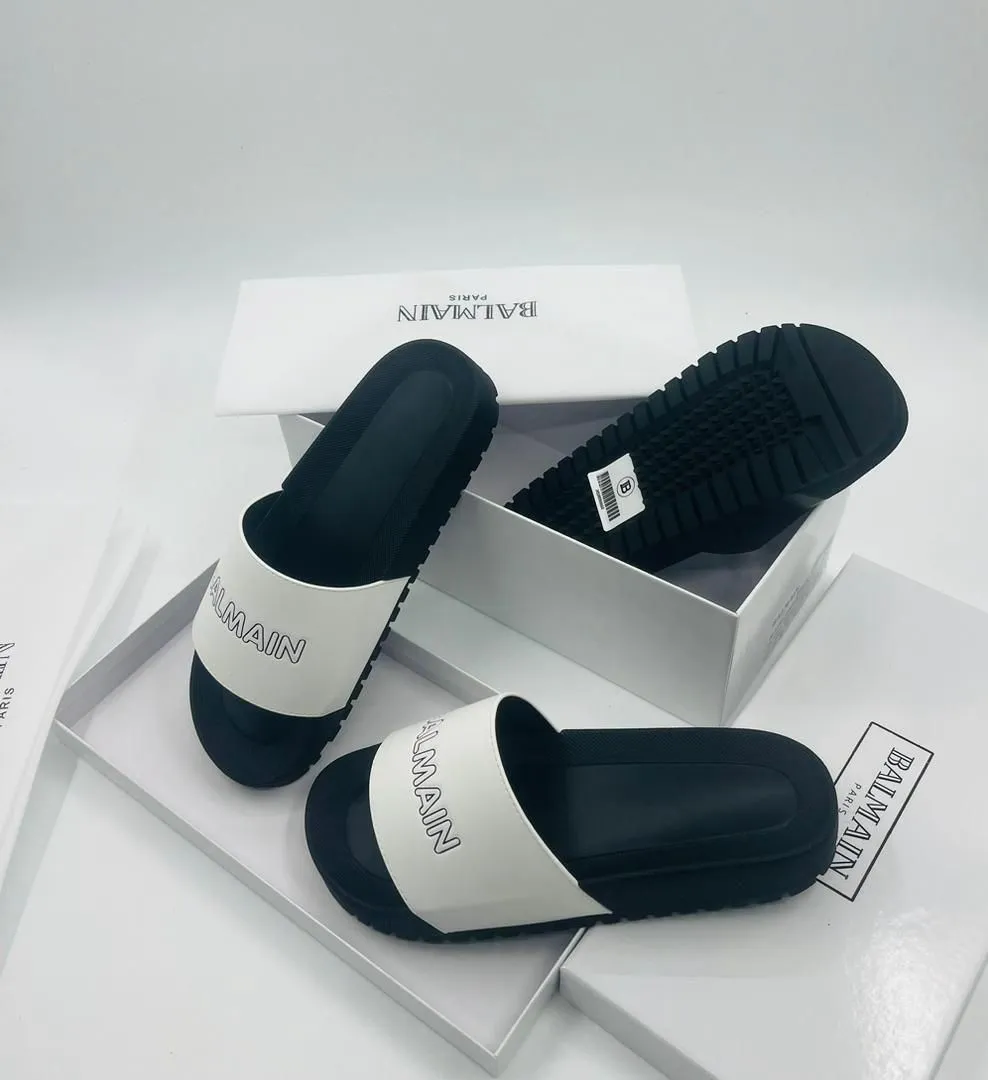 Photo Principale - Petites Annonces | Classic Slippers, Simbock, Yaoundé, Cameroun | Vêtements, chaussures et autres 