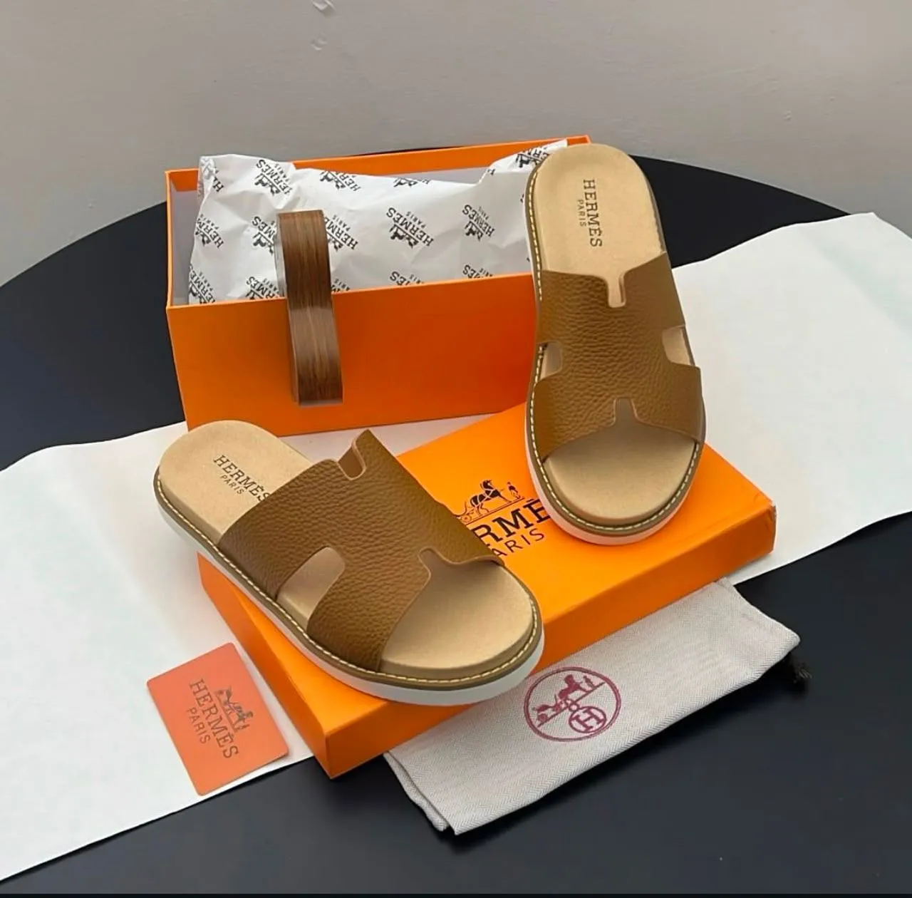 Photo de Galerie 2 - Petites Annonces | Sandales Pour Hommes, Nkololoun, Douala, Cameroun | Vêtements, chaussures et autres  > Chaussures pour hommes
