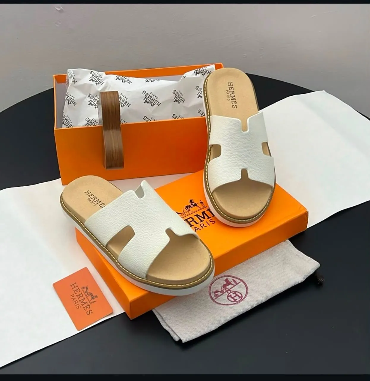 Photo de Galerie 3 - Petites Annonces | Sandales Pour Hommes, Nkololoun, Douala, Cameroun | Vêtements, chaussures et autres  > Chaussures pour hommes
